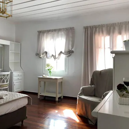 Andros Epoque Livádhia